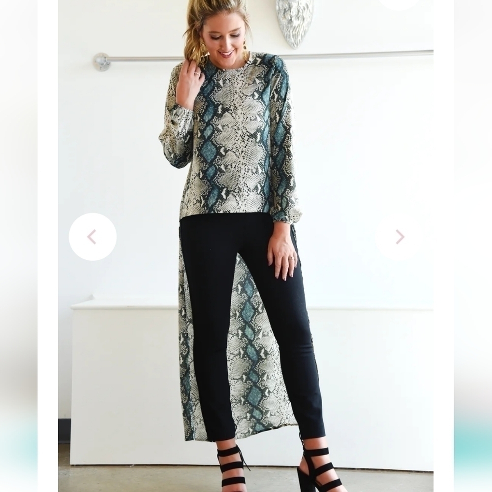 NWT BUDDY LOVE KIKI TOP SIZE MEDIUM